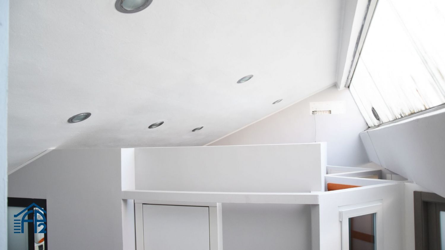 Show room ristrutturato con abitazione