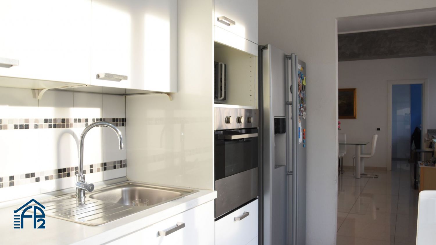 Show room ristrutturato con abitazione