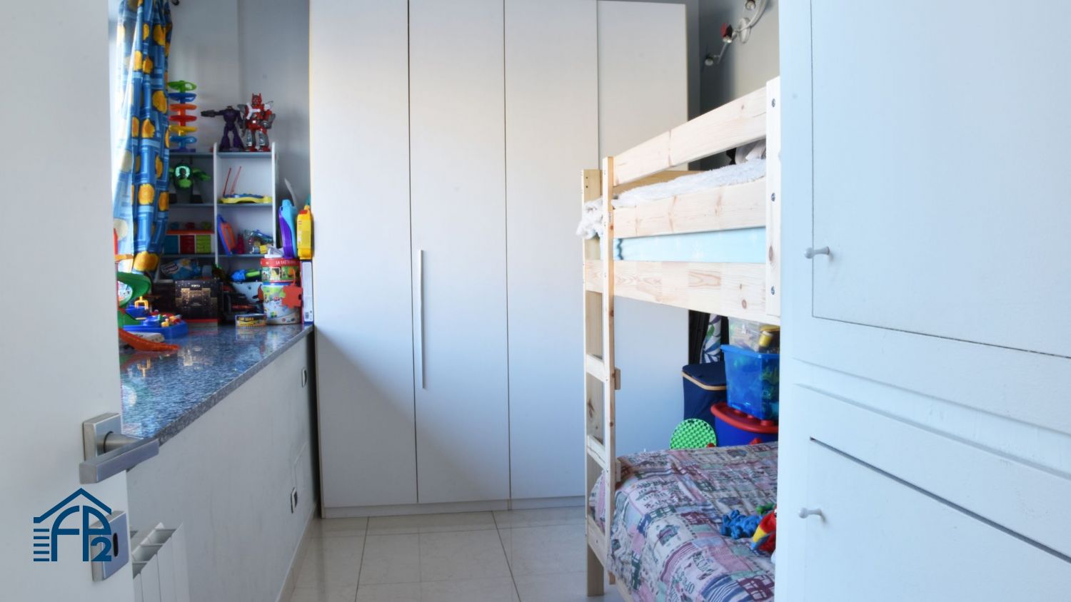 Show room ristrutturato con abitazione