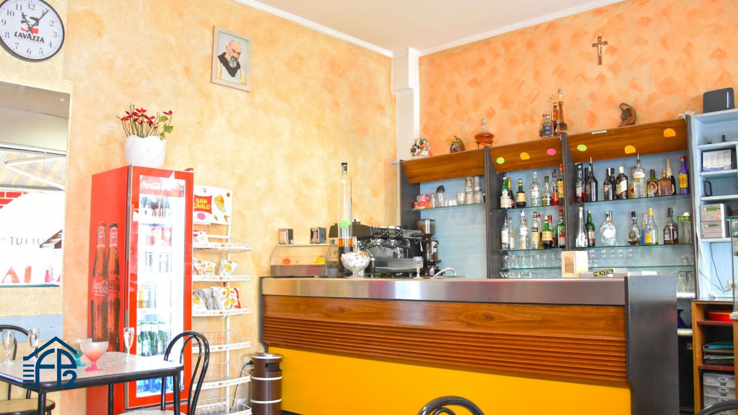 Attività di Pizzeria/Bar e Tavola fredda.