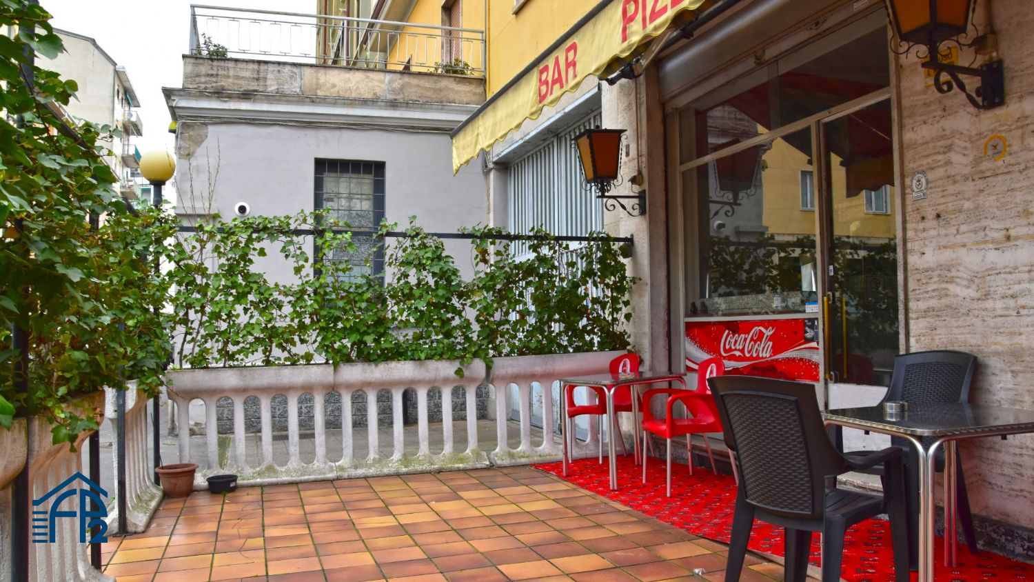 Attività di Pizzeria/Bar e Tavola fredda.