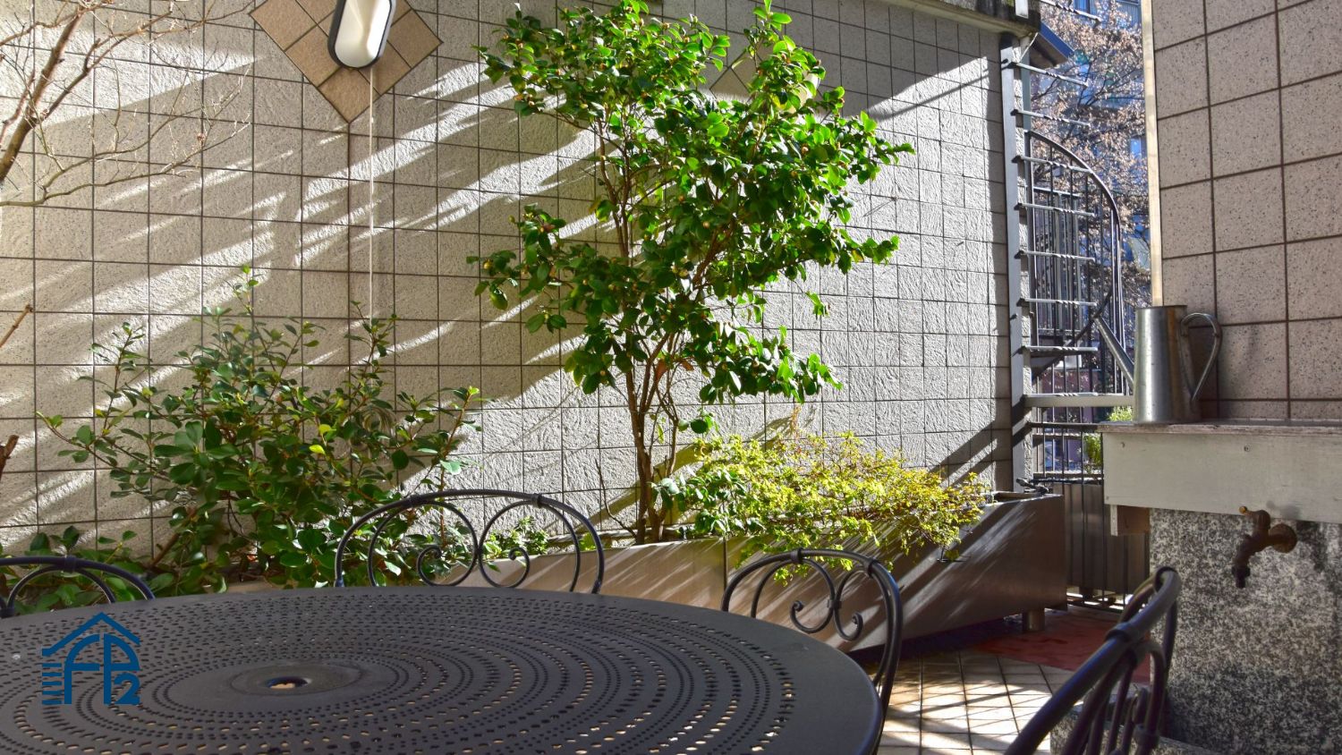 Ampio trilocale con terrazzino e studio