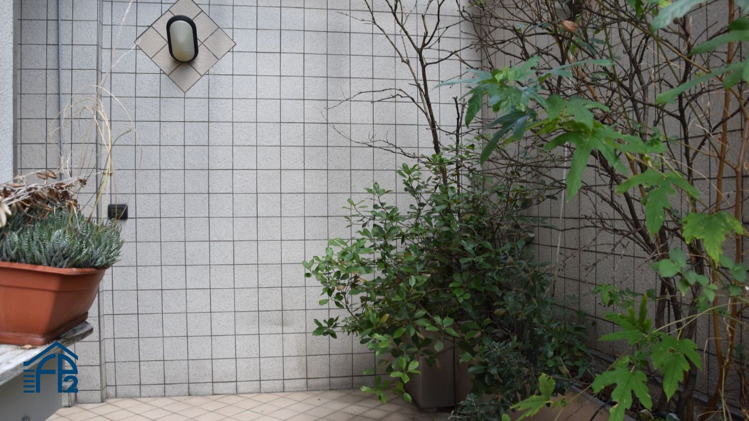 Ampio trilocale con terrazzino e studio