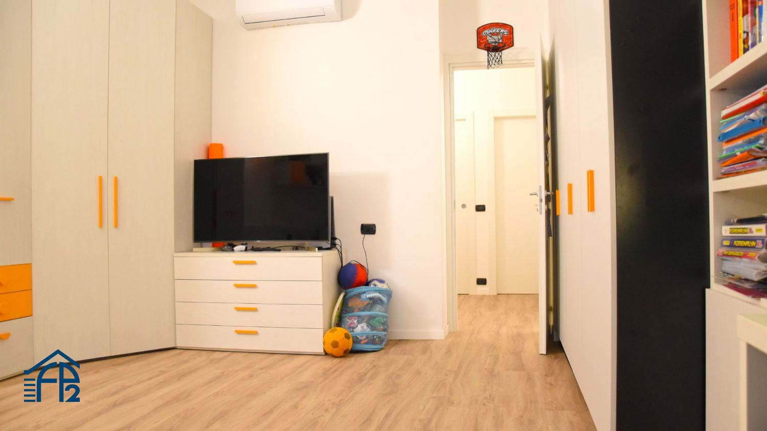 Ampio trilocale con terrazzino e studio