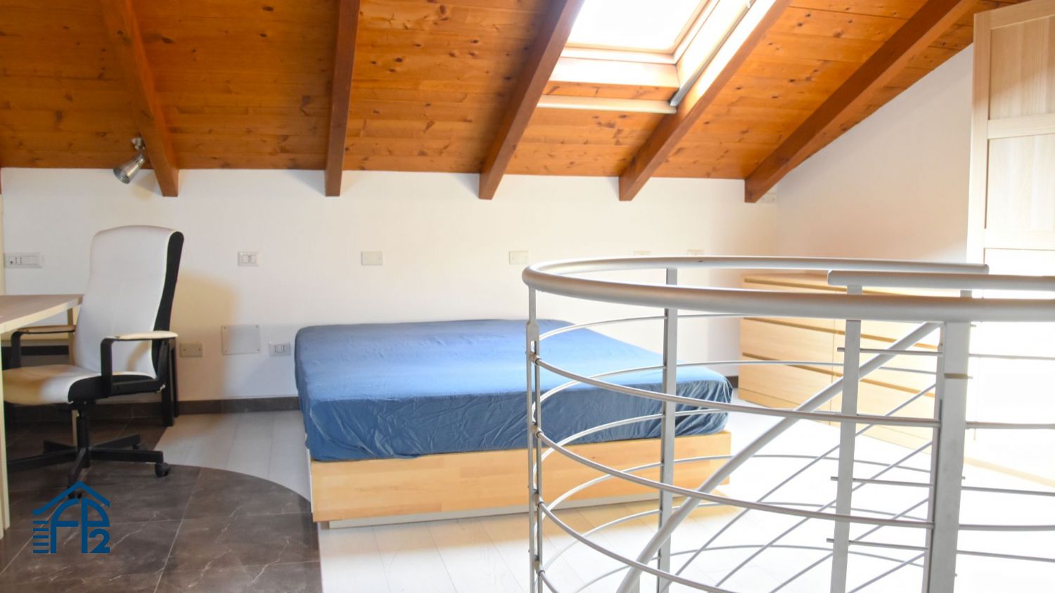 Appartamento su due livelli con terrazzo