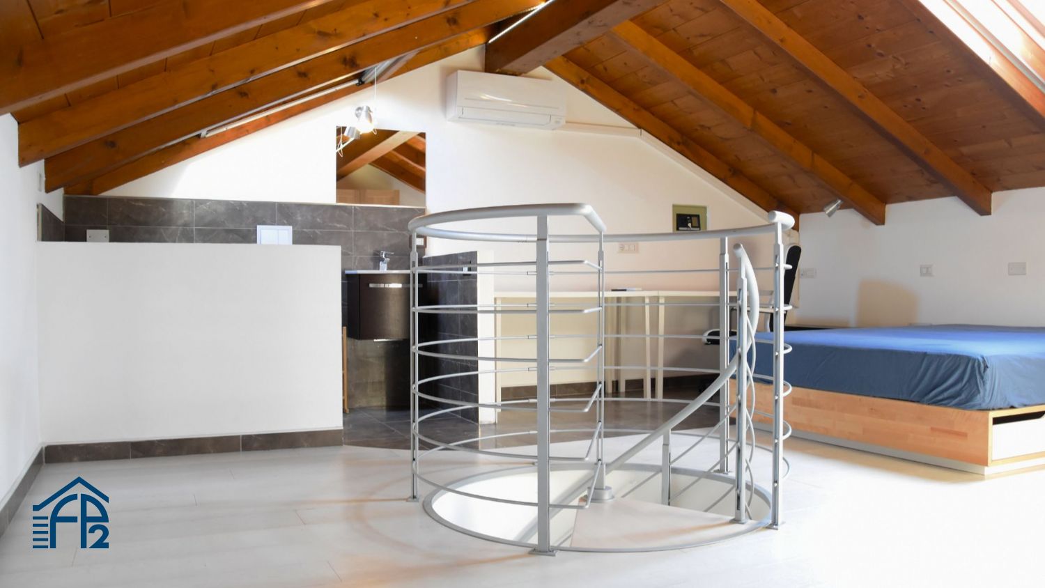Appartamento su due livelli con terrazzo