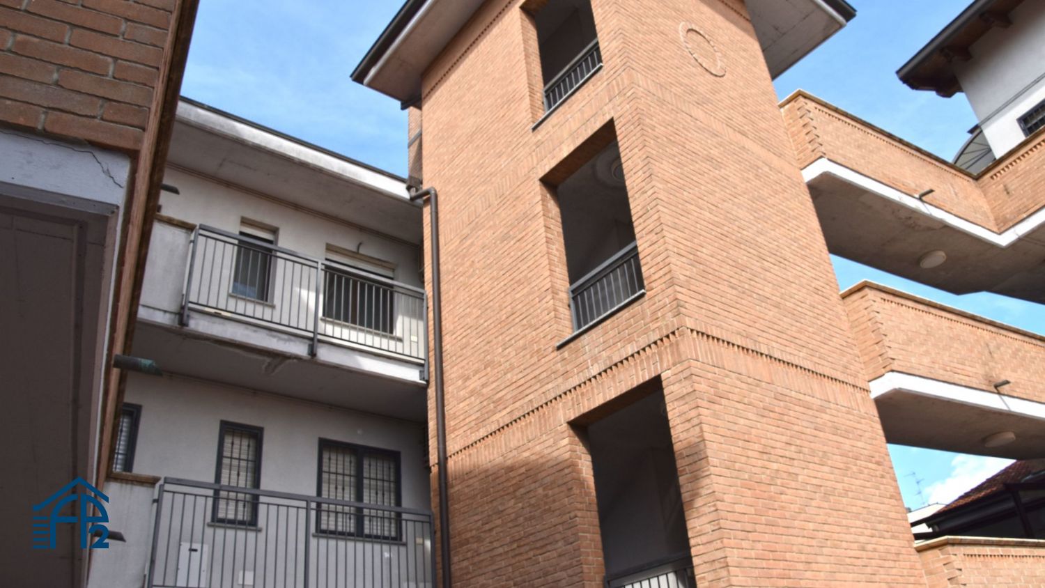 Appartamento su due livelli con terrazzo