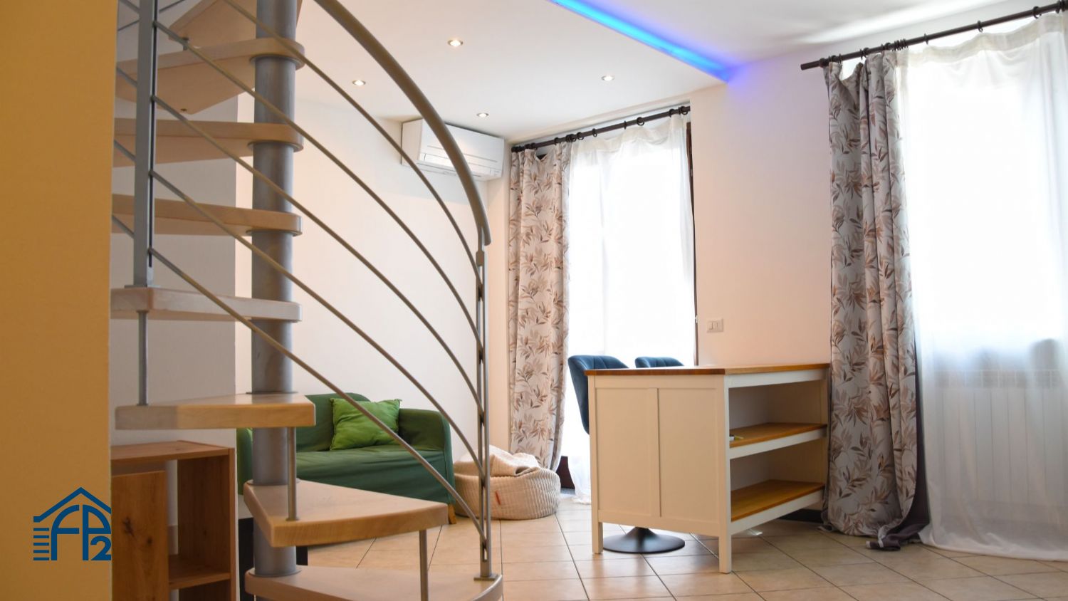 Appartamento su due livelli con terrazzo