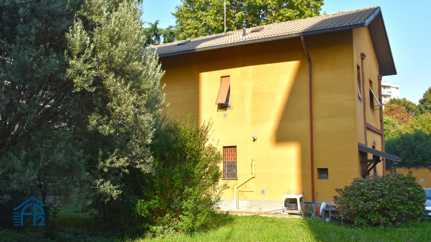 Villa con giardino