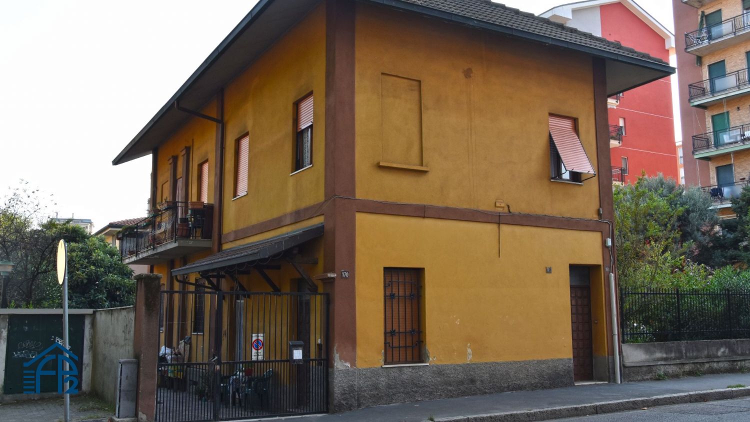 Villa con giardino