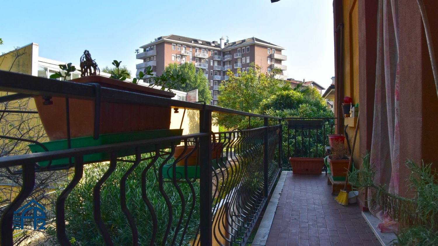 Villa con giardino