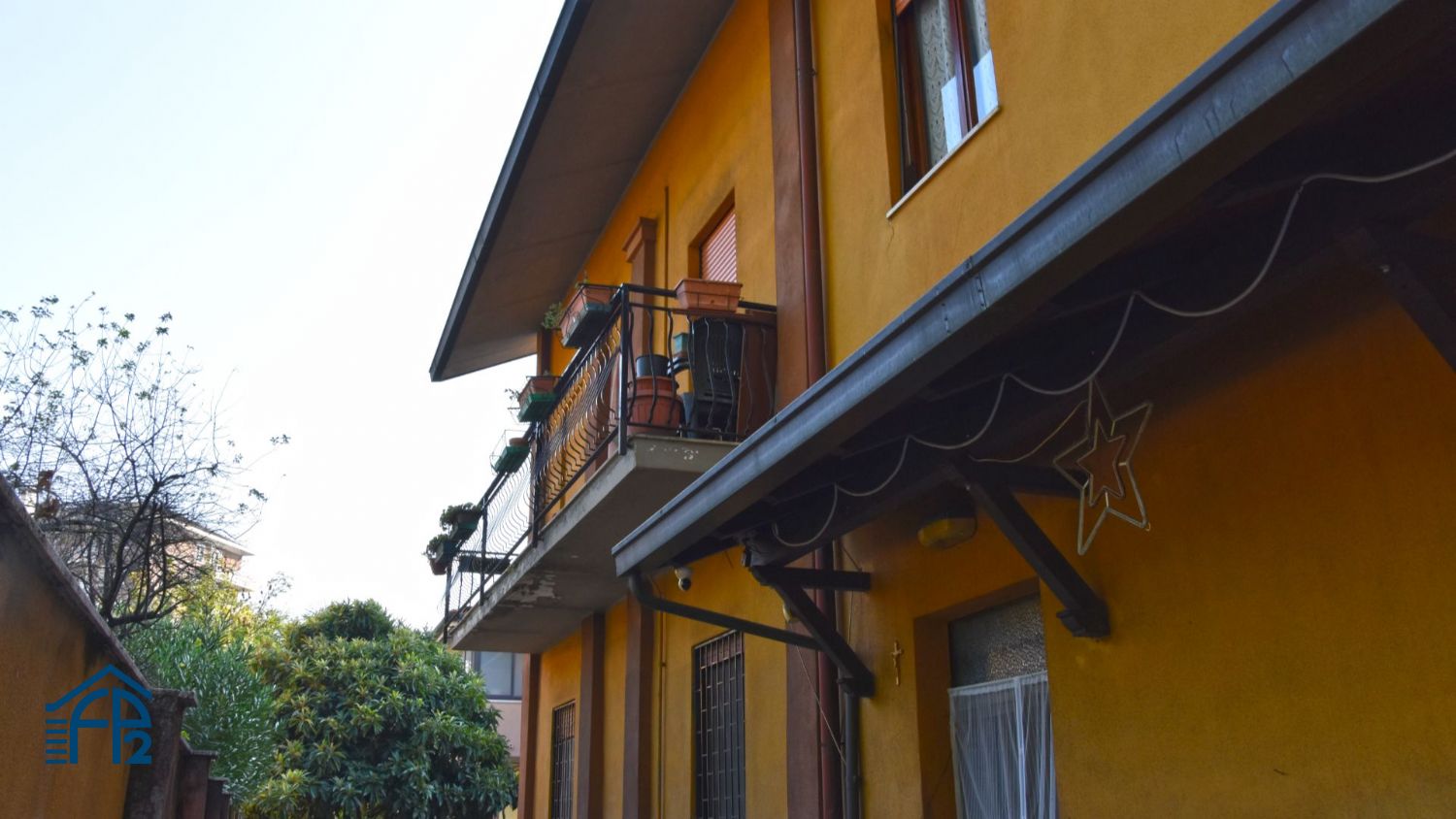 Villa con giardino