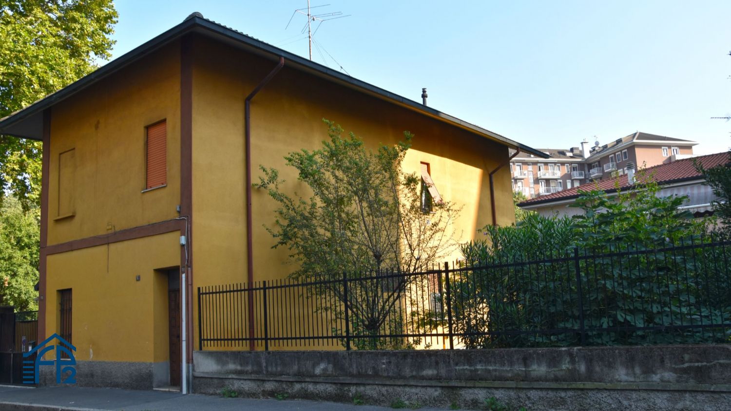 Villa con giardino