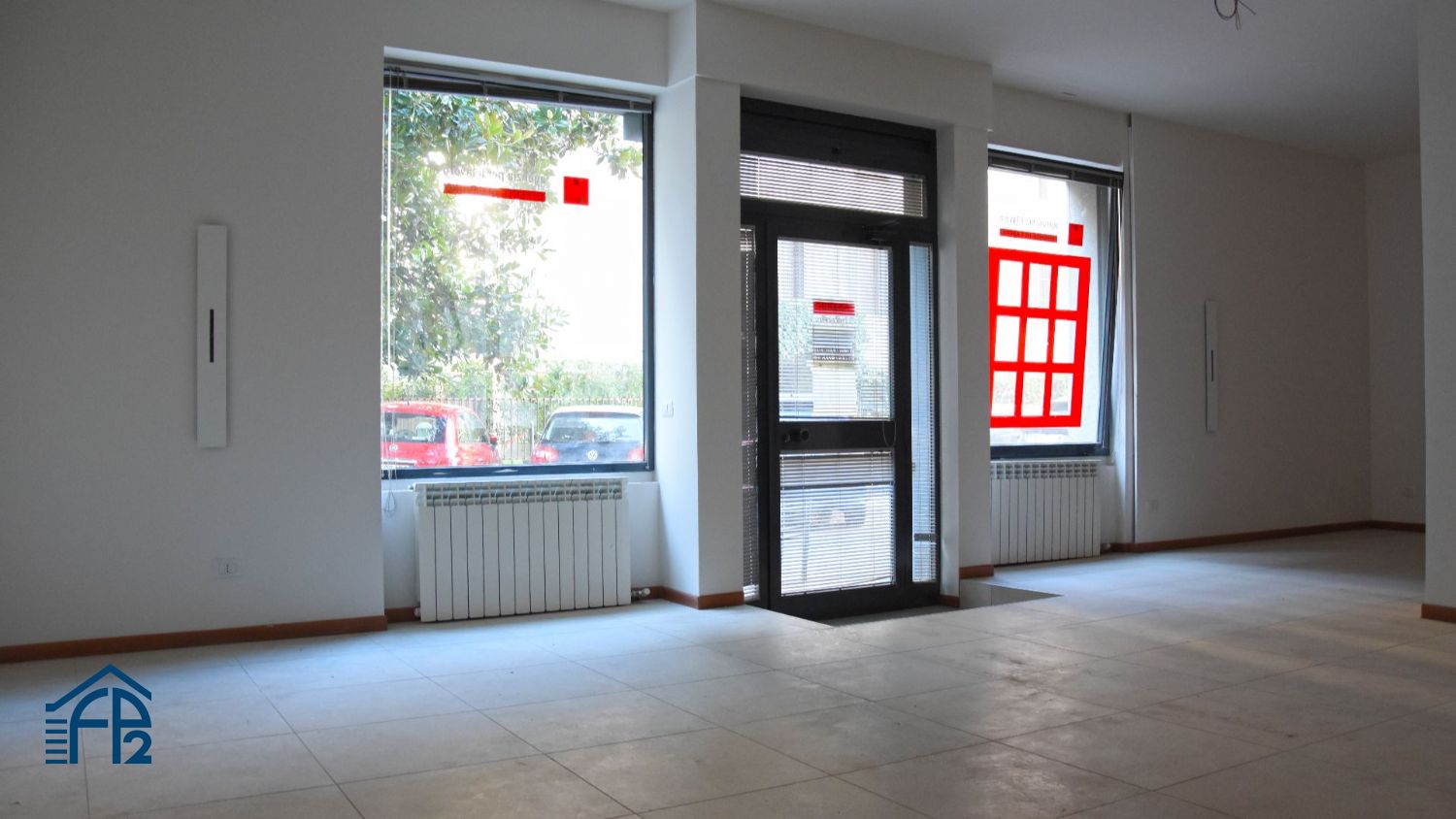 Negozio con Due Vetrine