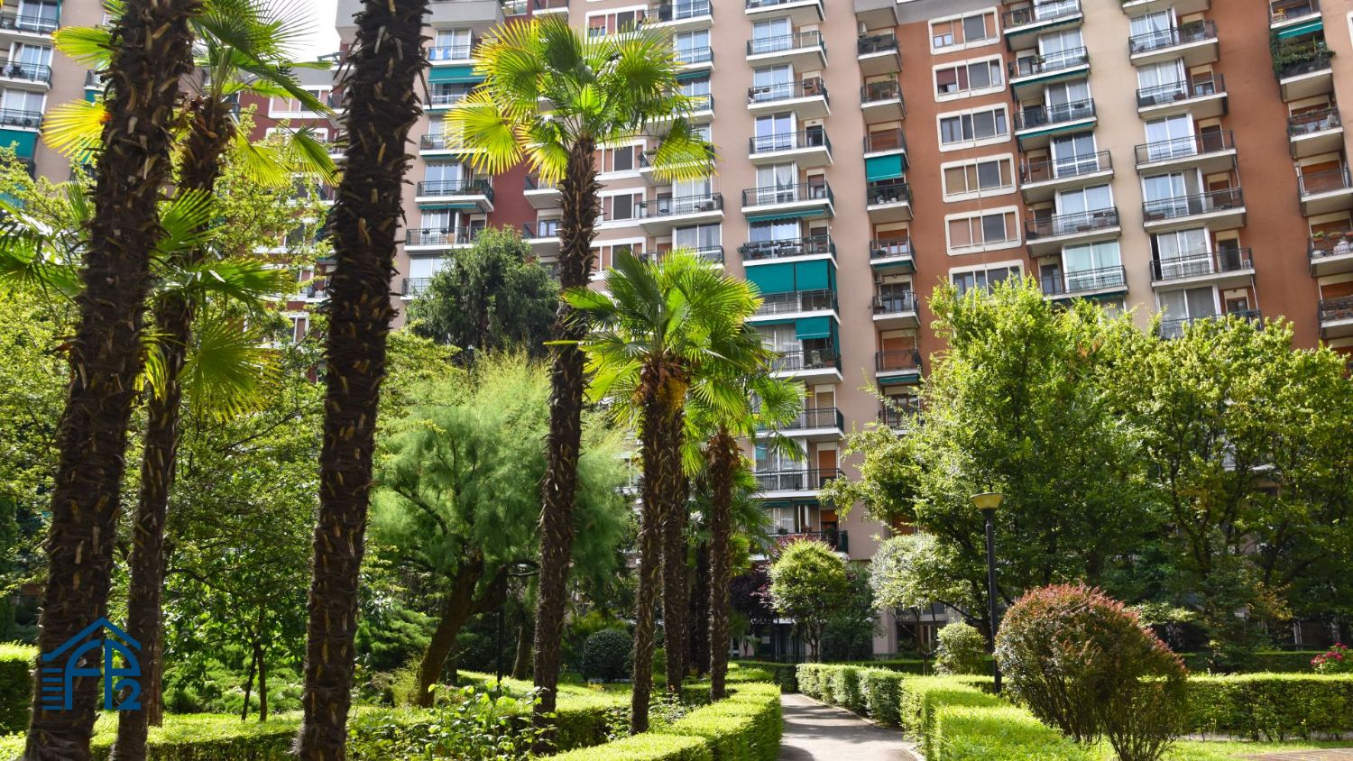 Quadrilocale panoramico in stabile signorile