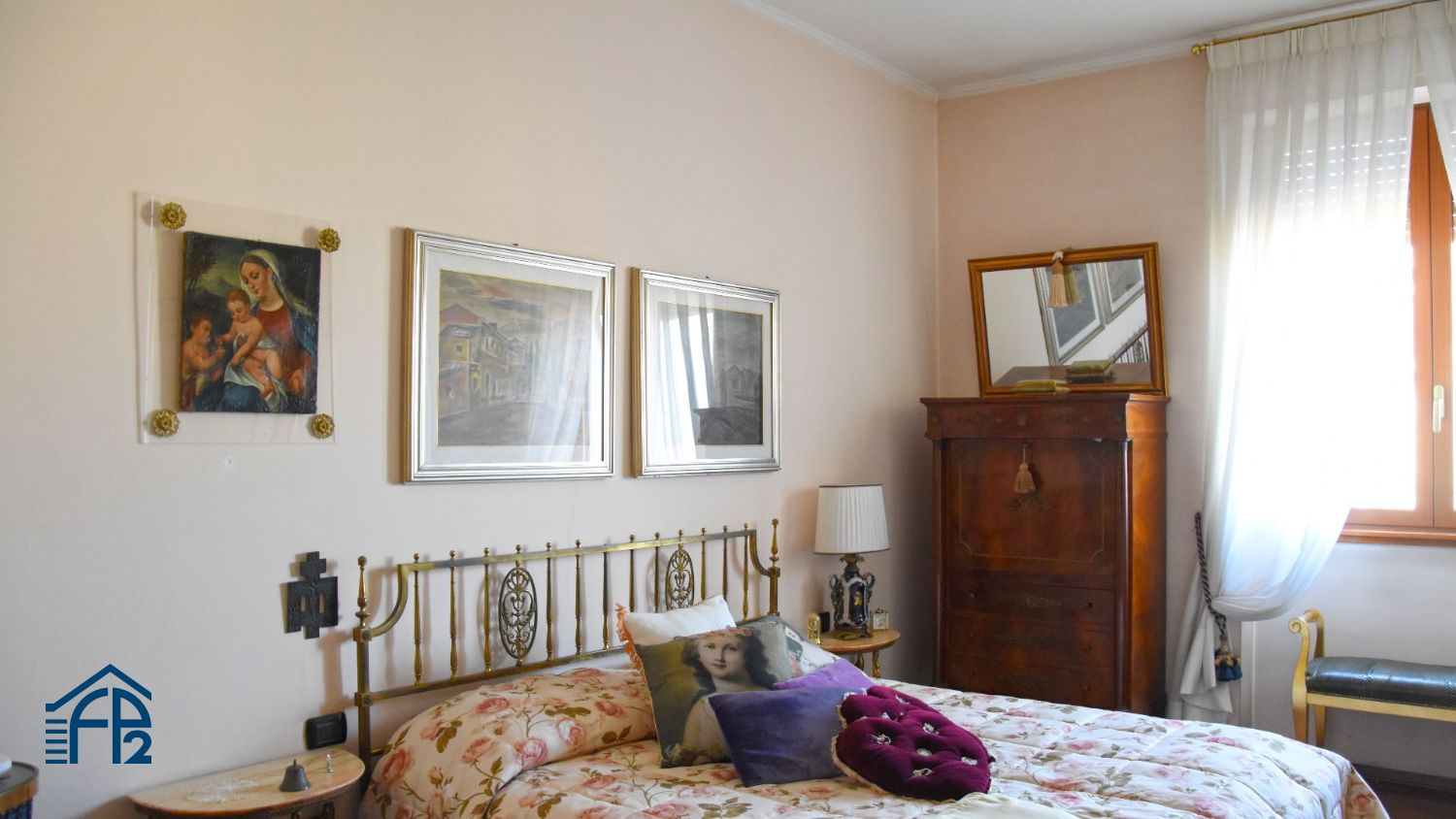 Quadrilocale panoramico in stabile signorile