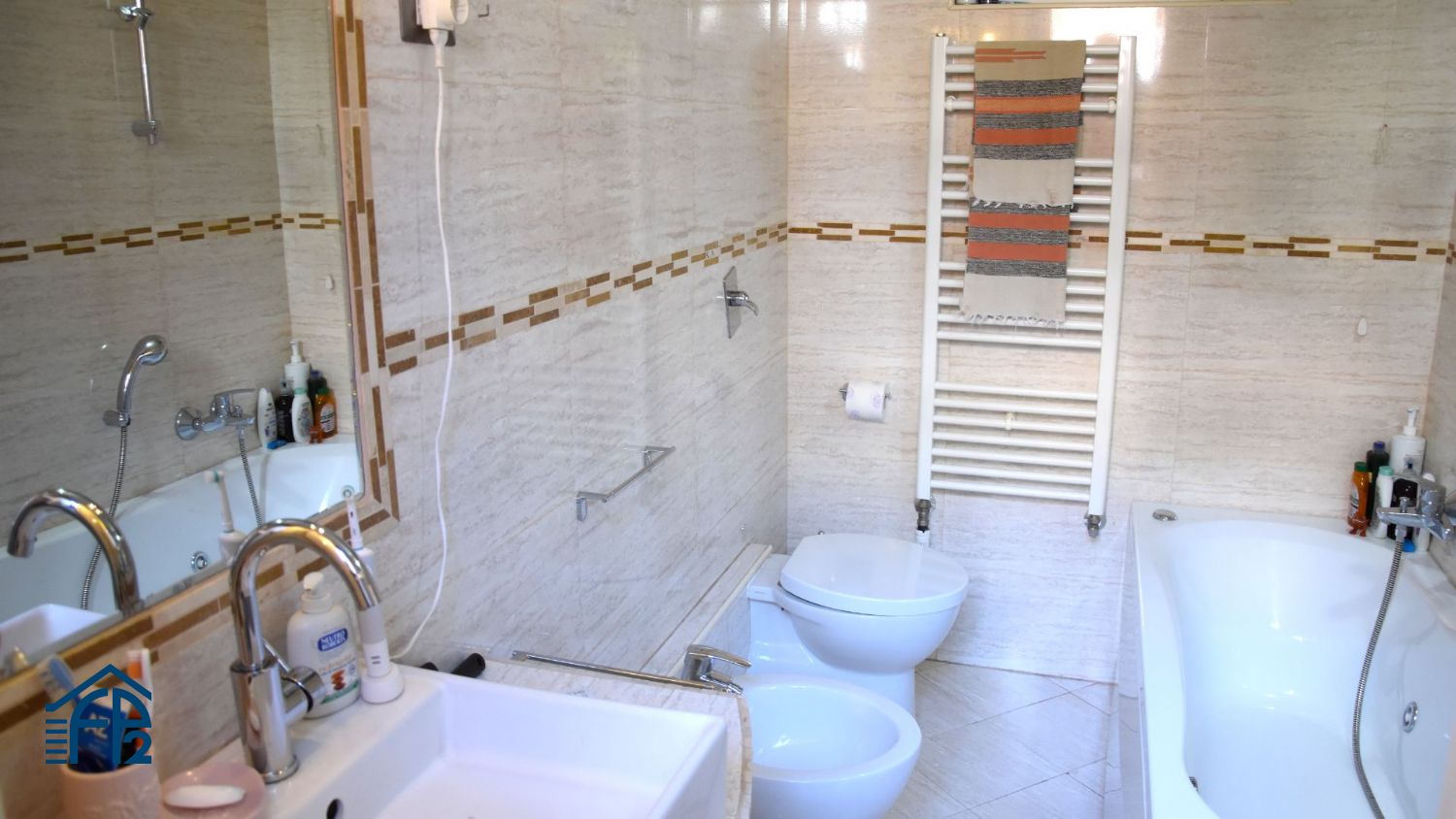 Trilocale in stabile signorile