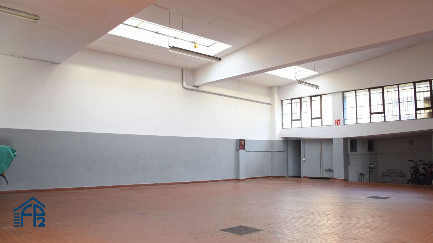 Casa Indipendente con Locale Commerciale