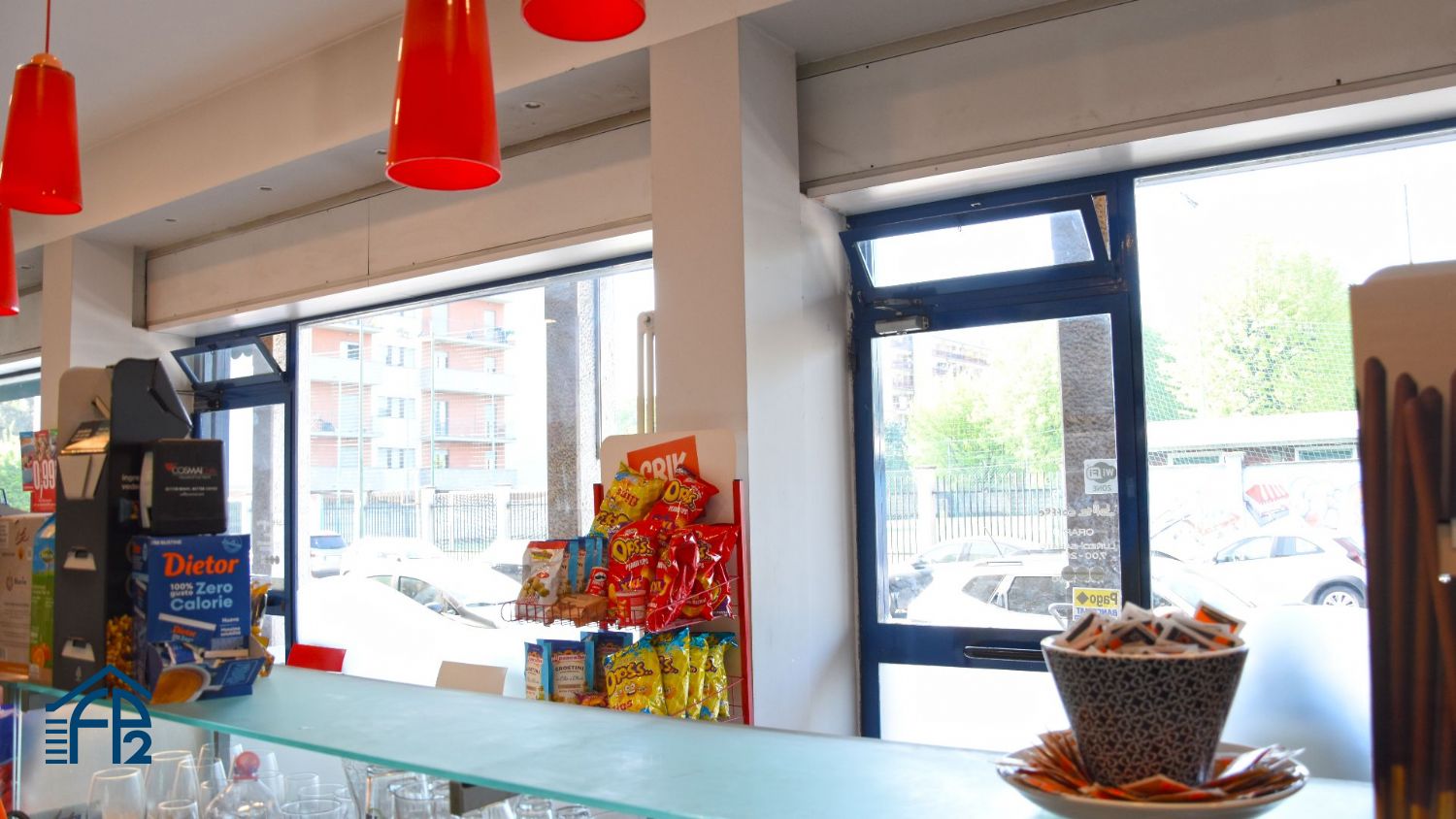 Negozio con Possibilità Attività Commerciale