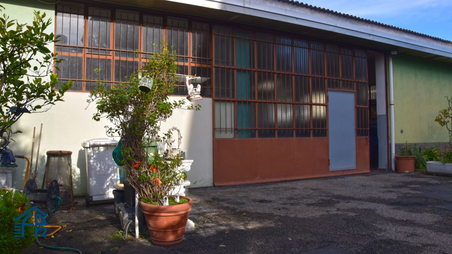 Ampio Locale Commerciale / Capannone