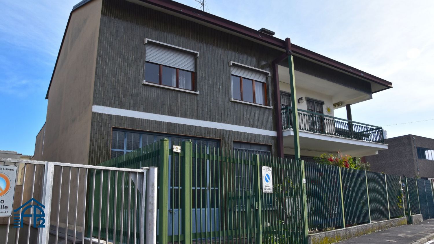 Ampio Locale Commerciale / Capannone