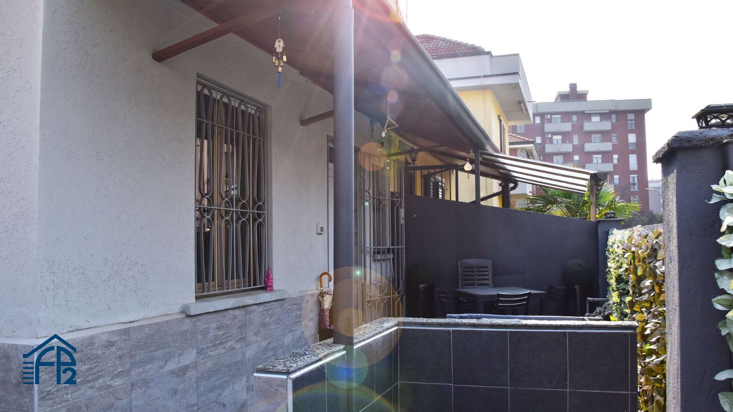 Porzione di Villetta Bifamiliare con cortile privato