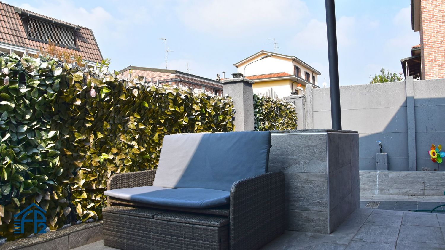 Porzione di Villetta Bifamiliare con cortile privato