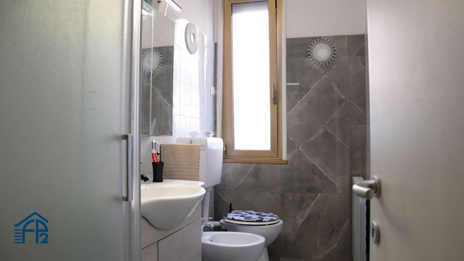 Porzione di Villetta Bifamiliare con cortile privato