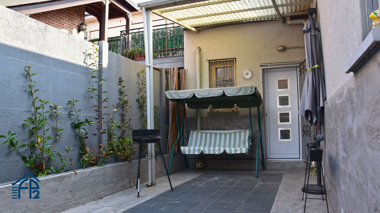 Porzione di Villetta Bifamiliare con cortile privato