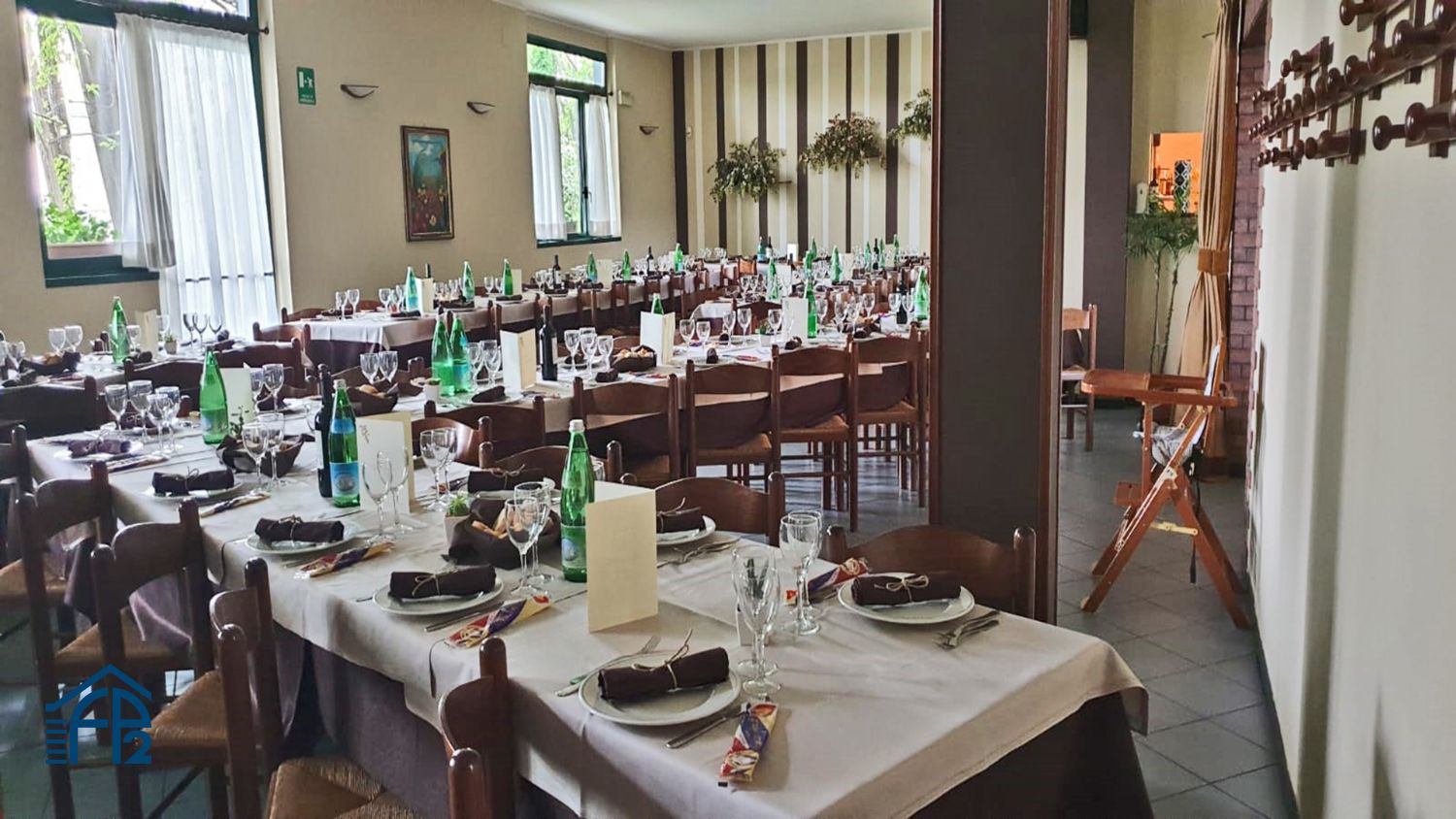 Locale commerciale con giardino privato